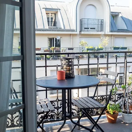 Beautiful Apartment In Paris París